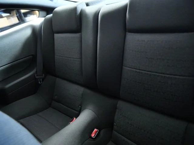 Used 2005 Red Ford V6 Deluxe image 15