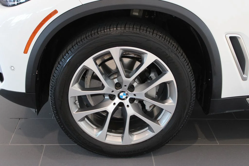 Used 2022 Alpine White BMW xDrive40i image 28