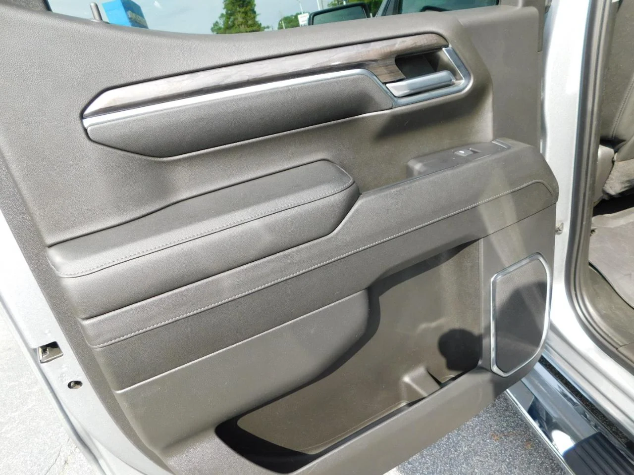 Used 2023 Silver Chevrolet 4WD CREW CAB 147 in LTZ image 25