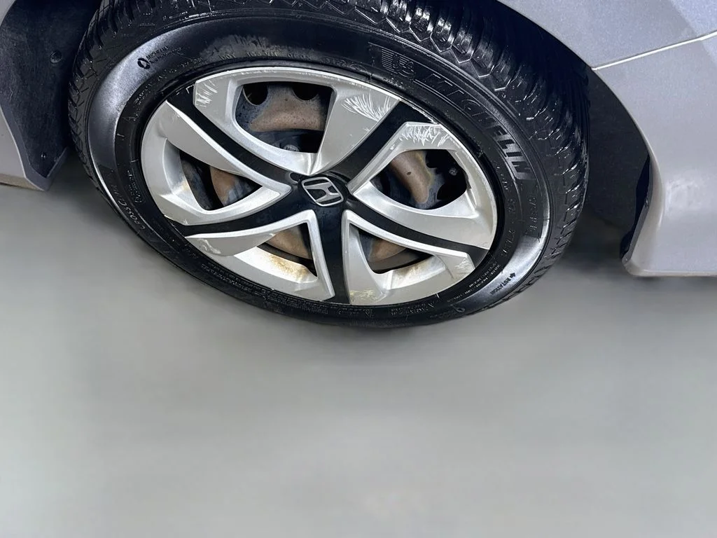Used 2017 Lunar Silver Metallic Honda LX image 28