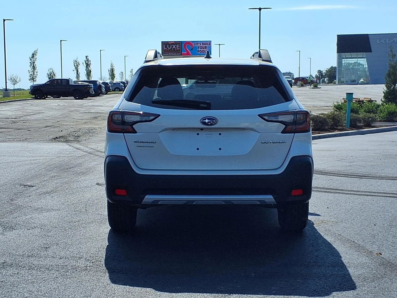 Used 2024 CRYSTAL WHITE PEARL SUBARU UTILITY image 27