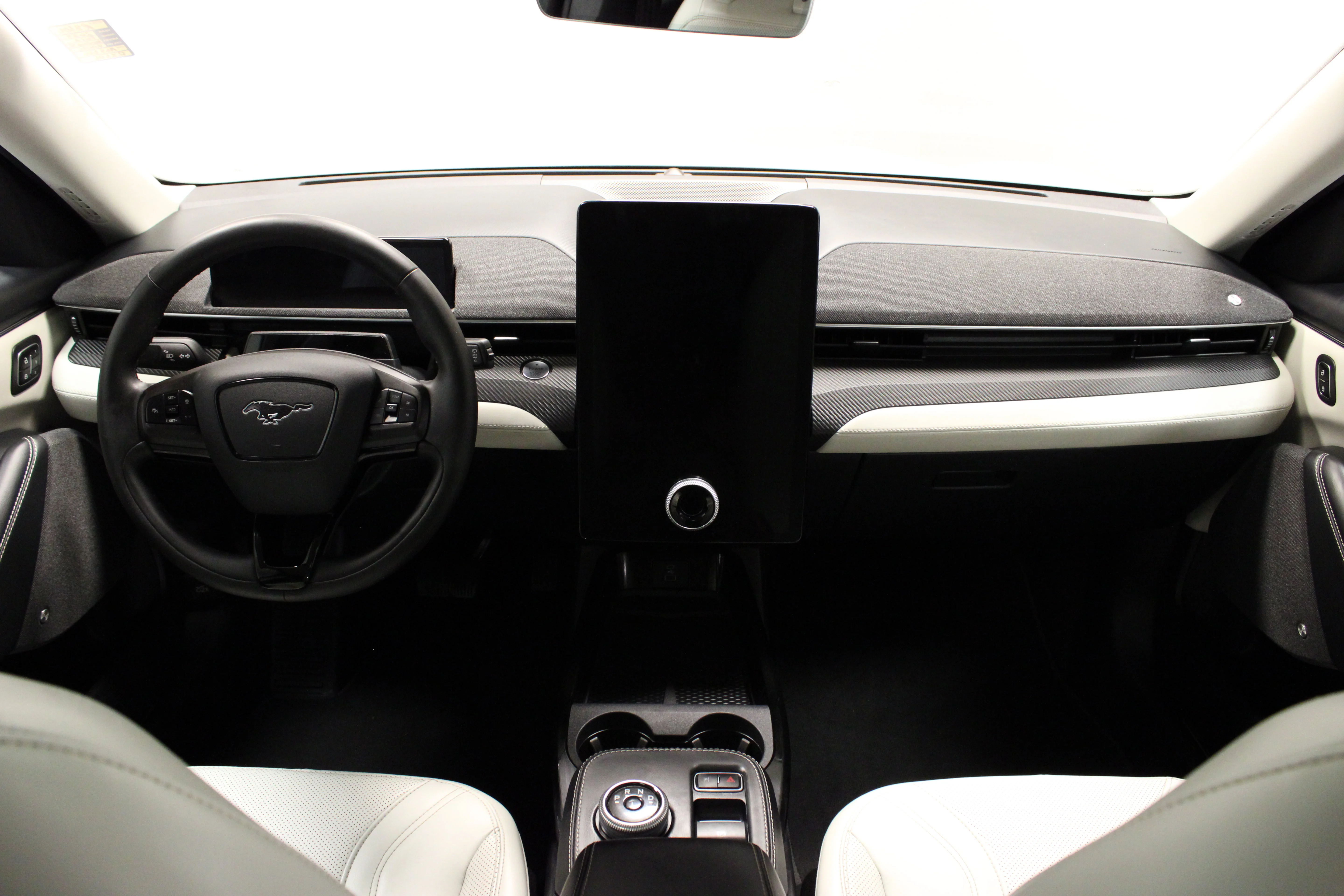 Used 2023 White Metallic Ford Premium image 20
