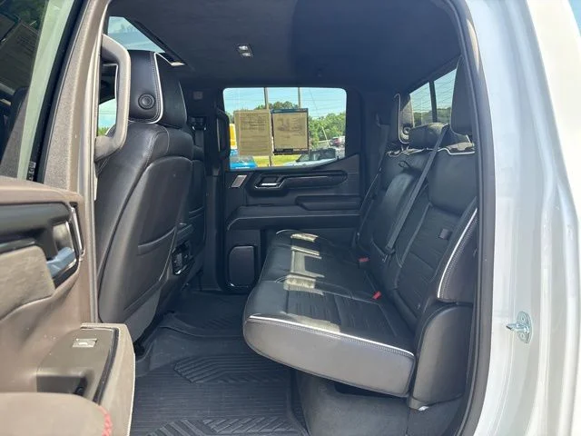 Used 2023 White GMC AT4X image 28