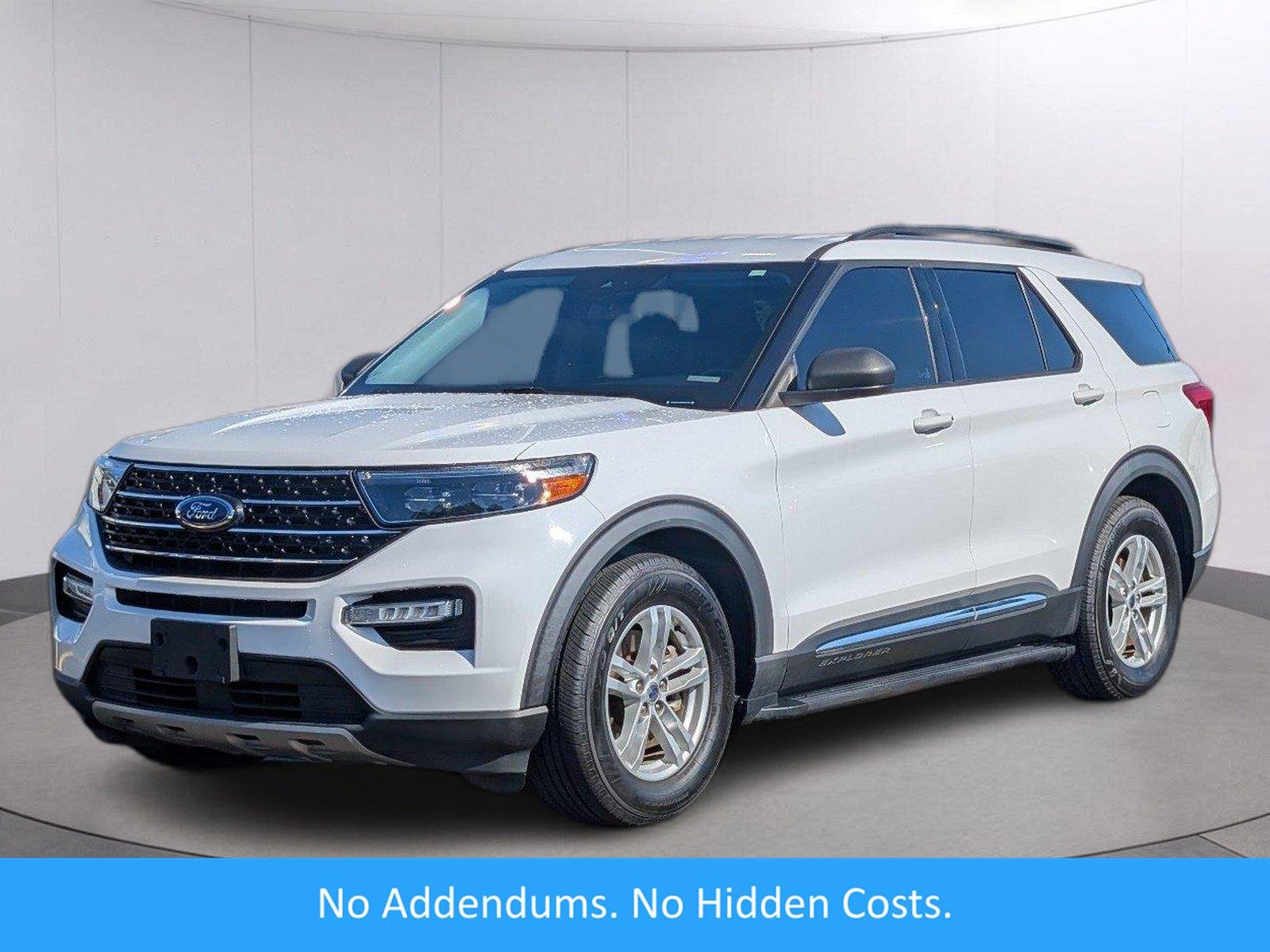 Used 2021 Oxford White Ford XLT image 1