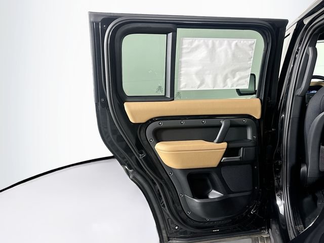 2026 Land Rover Defender V8 - Photo 22