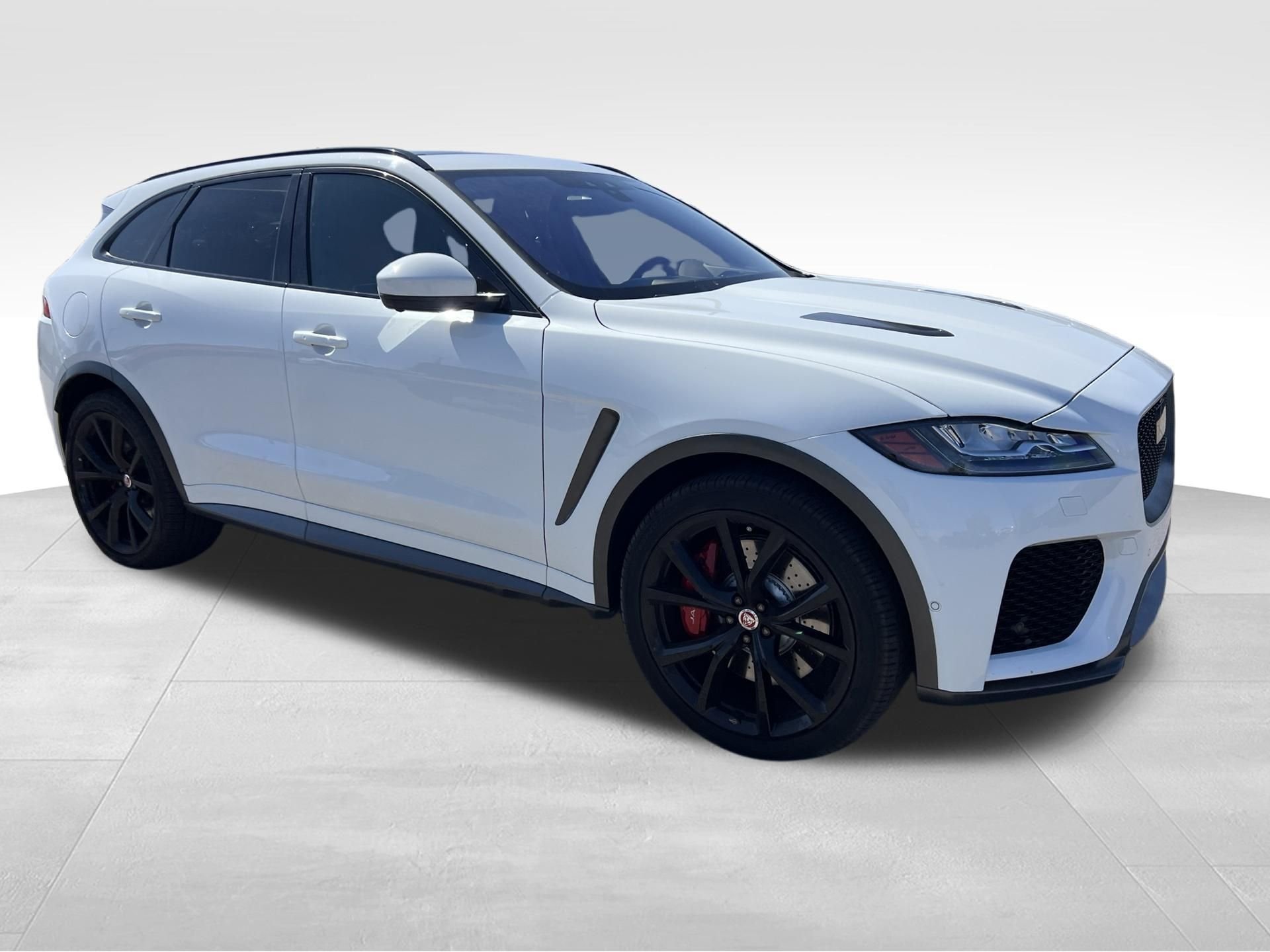Used 2020 White Jaguar SVR image 3