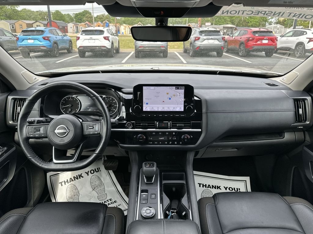 Certified Used 2024 Silver Nissan SL image 10