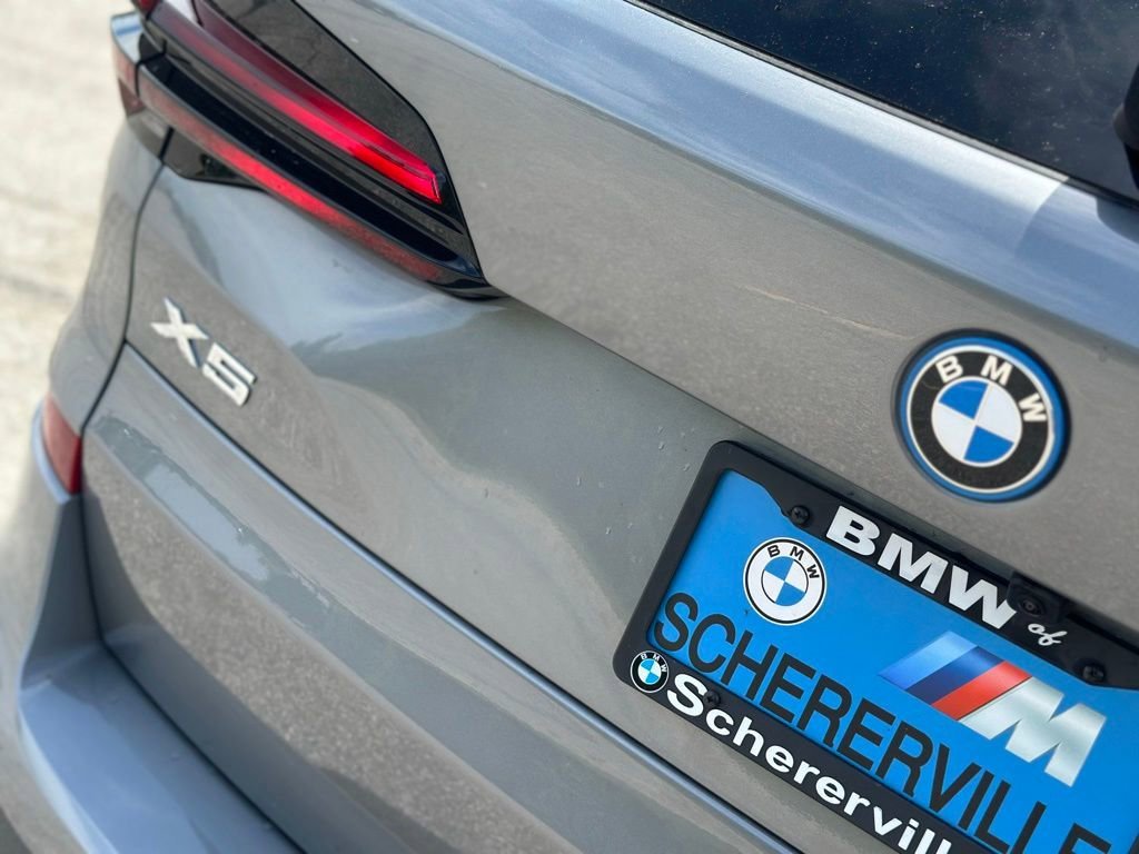 New 2026 Skyscraper Grey Metallic BMW xDrive50e image 13