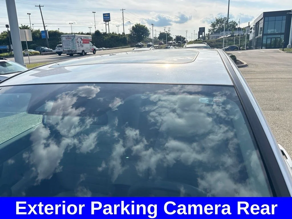 Used 2022 White Honda EX image 10