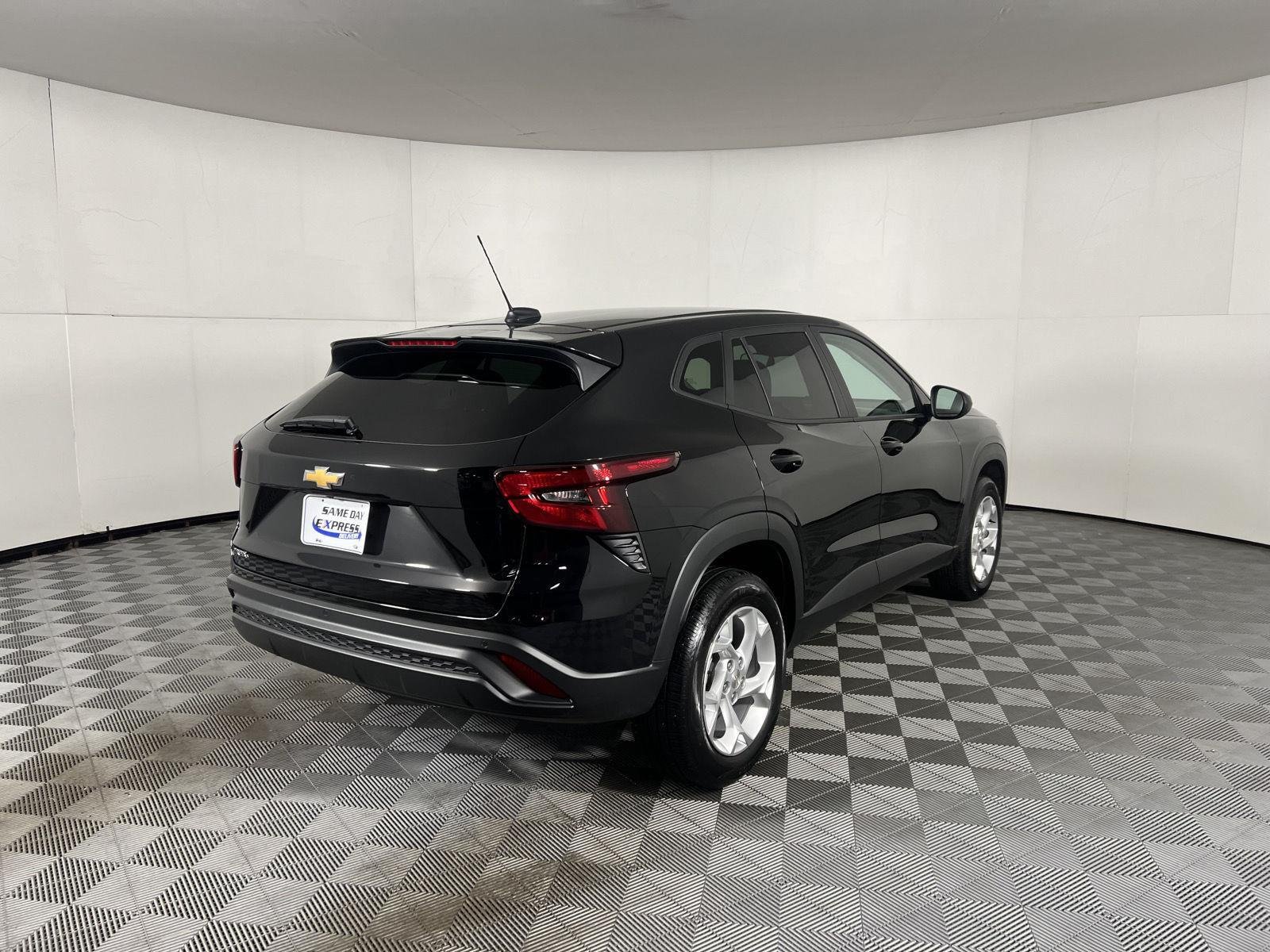 Used 2025 Mosaic Black Metallic Chevrolet LS image 7