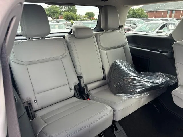 New 2027 Nocturnal Blue Metallic Ford Active image 35