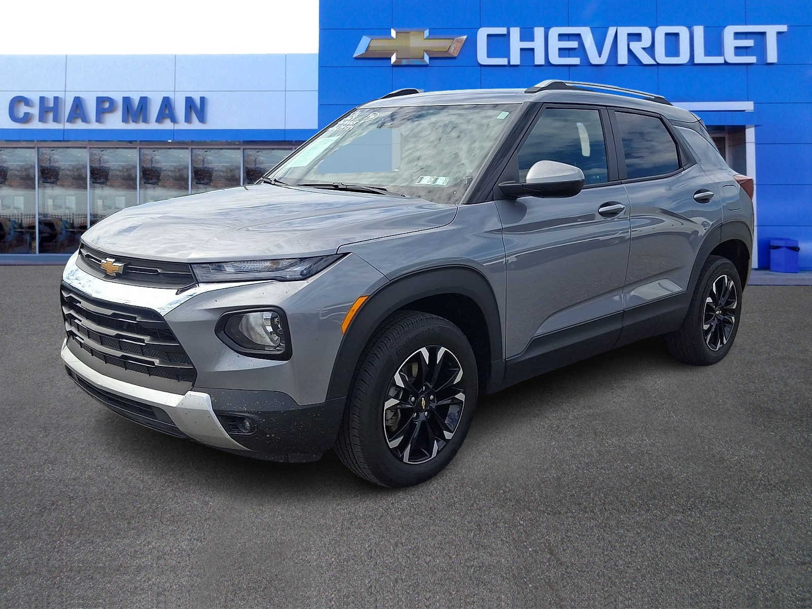 Used 2023 Sterling Gray Metallic Chevrolet LT image 3
