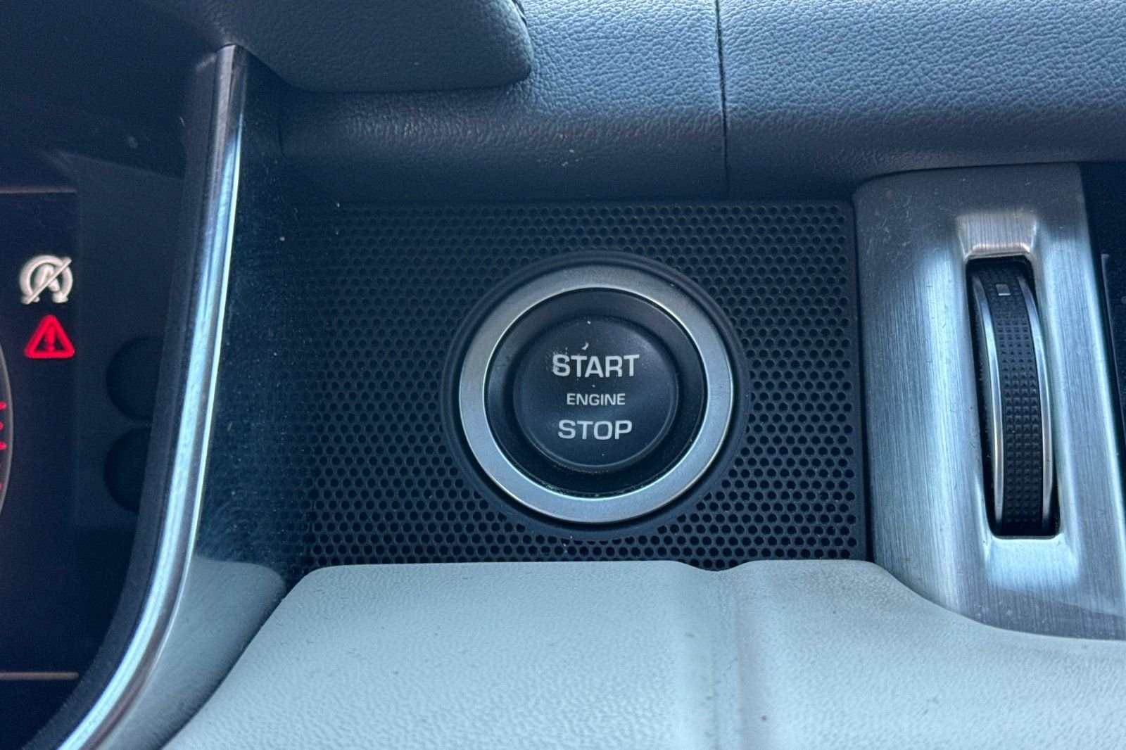 Used 2021 Blue Land Rover Westminster image 26