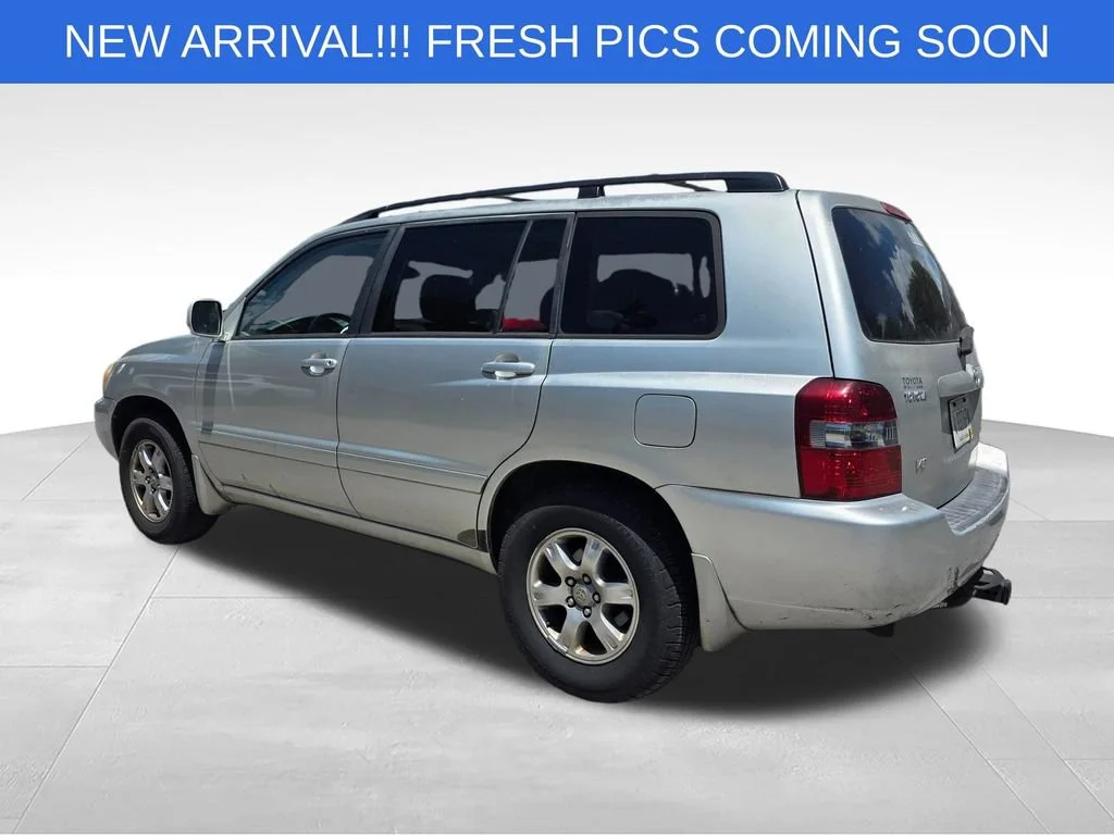 Used 2006  Toyota 4dr V6 (Natl) image 16
