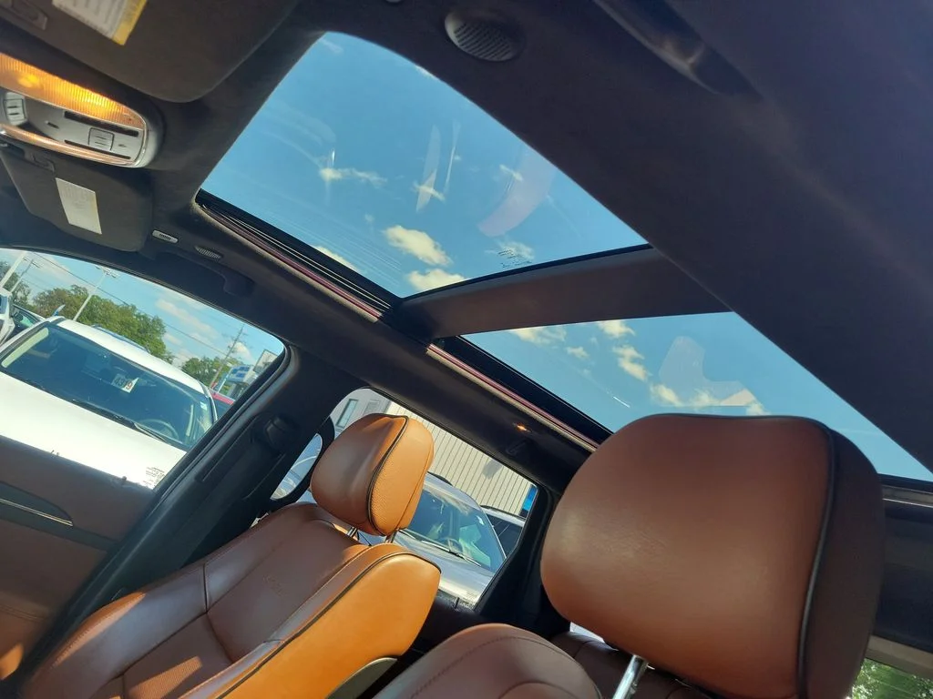 Used 2017 White Jeep Summit image 21