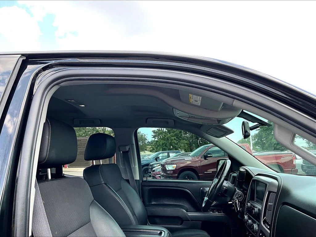 Used 2015 Black GMC SLE image 24