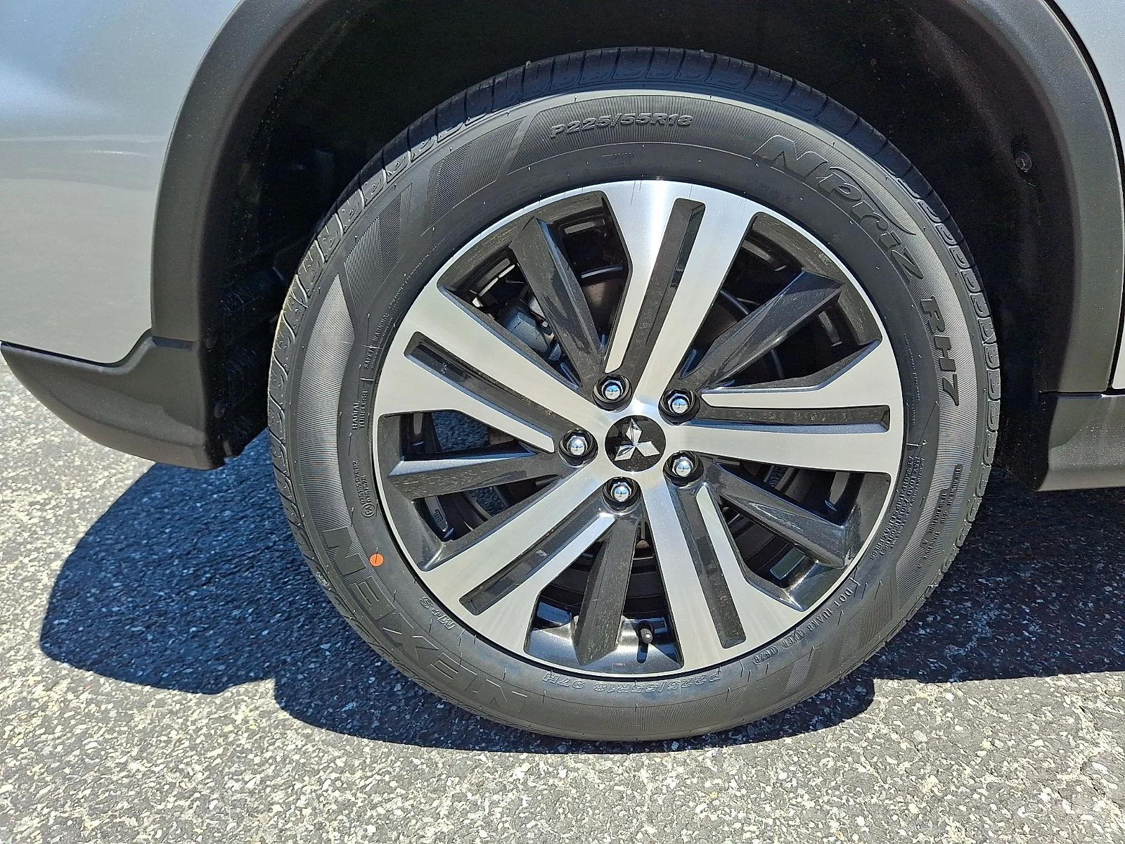 New 2026 Silver Mitsubishi 2.0 ES image 10