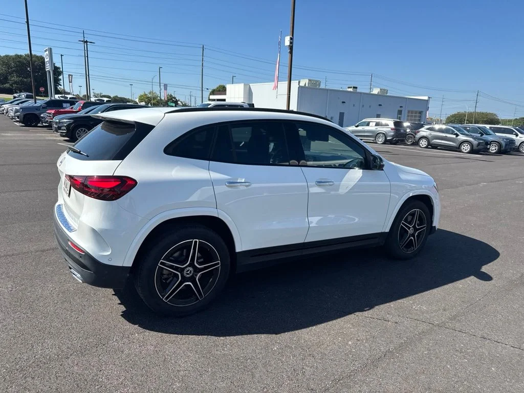 Used 2025  Mercedes-Benz GLA 250 image 12