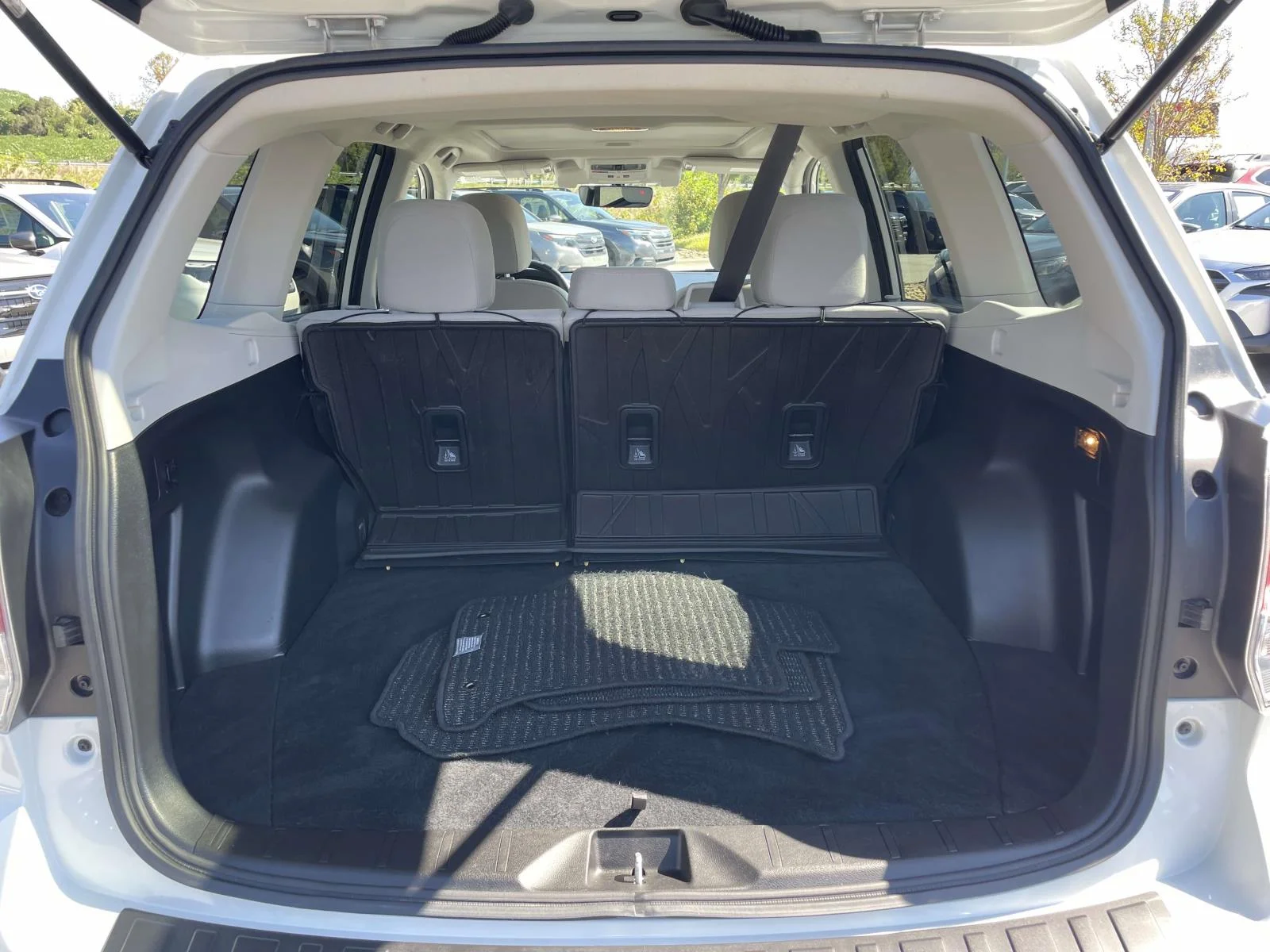 Used 2017 Crystal White Pearl Subaru Premium image 34