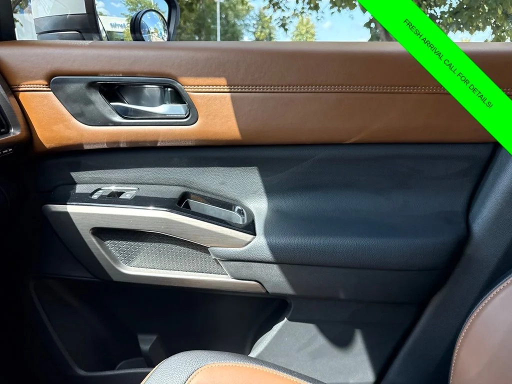Used 2025 Boulder Gray Nissan Platinum image 67