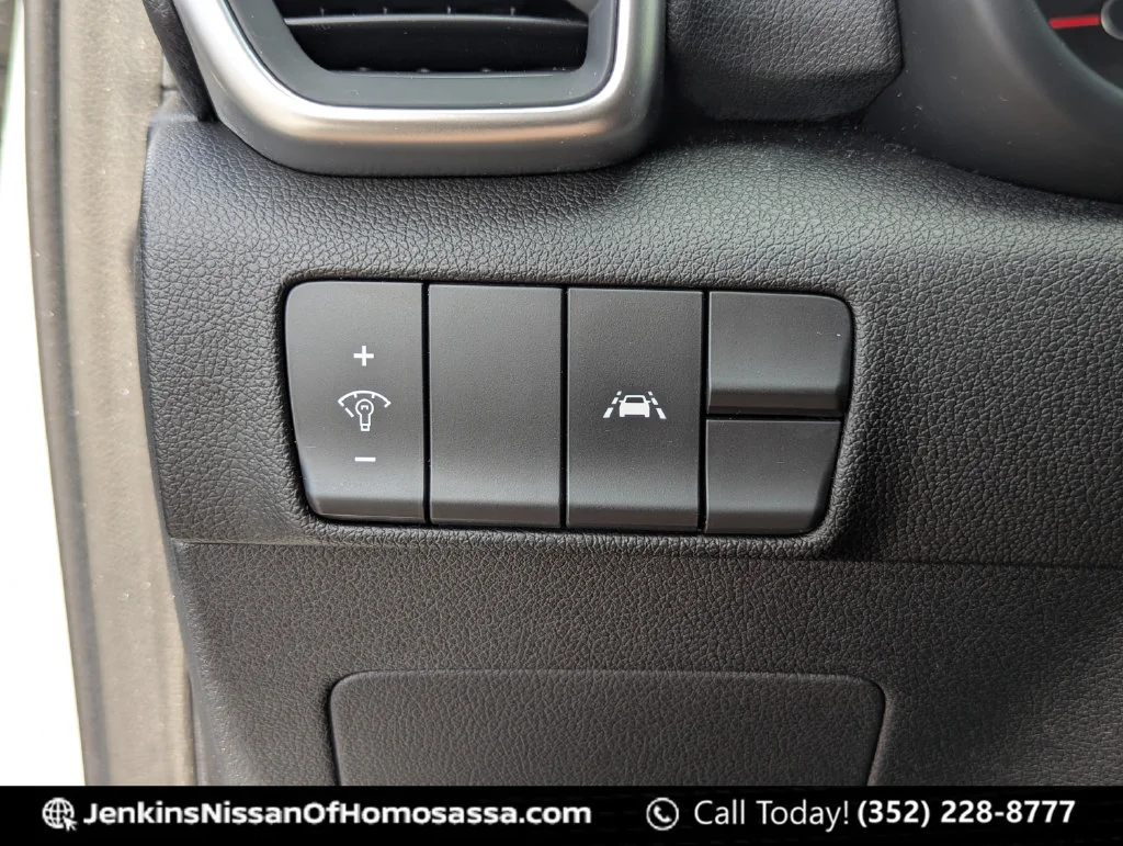 Used 2022 Silver Kia LX image 38