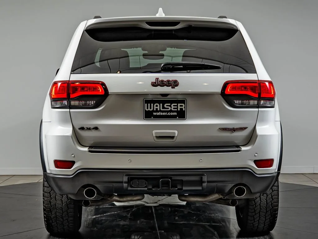 Used 2019 Bright White Clearcoat Jeep Trailhawk image 6