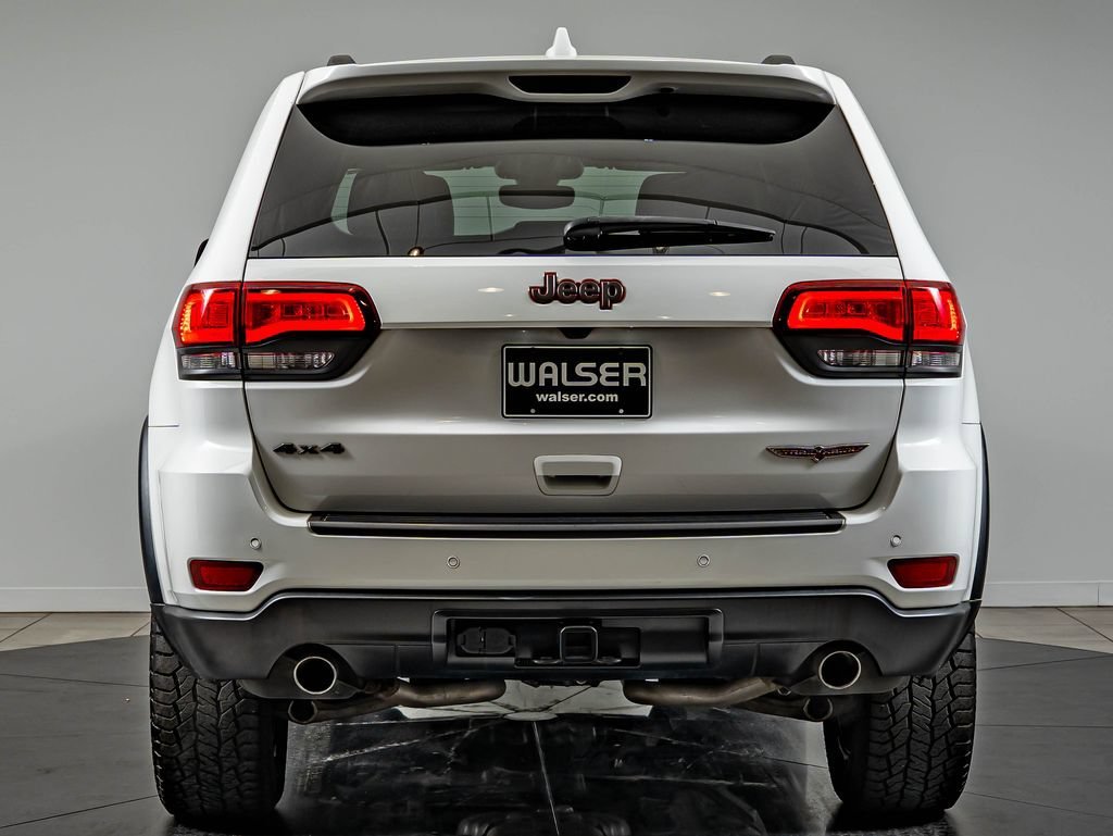 Used 2019 Bright White Clearcoat Jeep Trailhawk image 6
