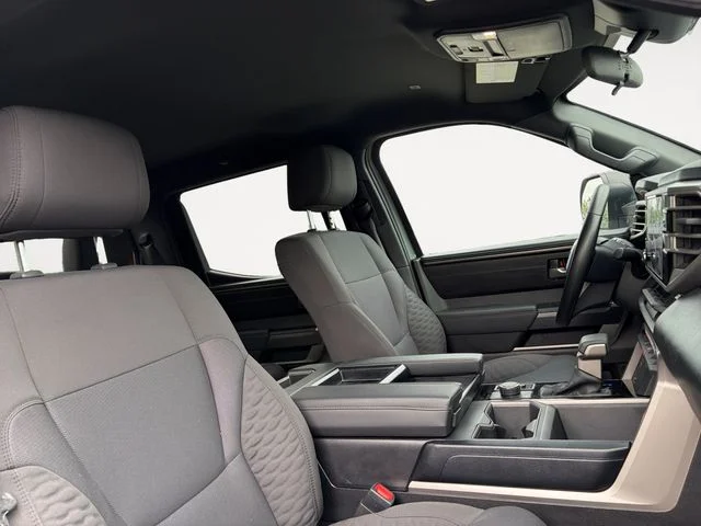 Used 2025  Toyota SR5 image 12