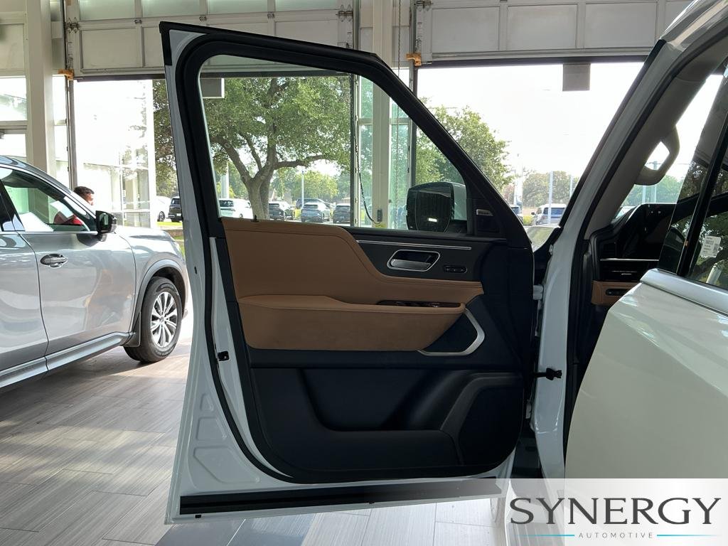 New 2027 RADIANT WHITE INFINITI Luxe 4WD image 16
