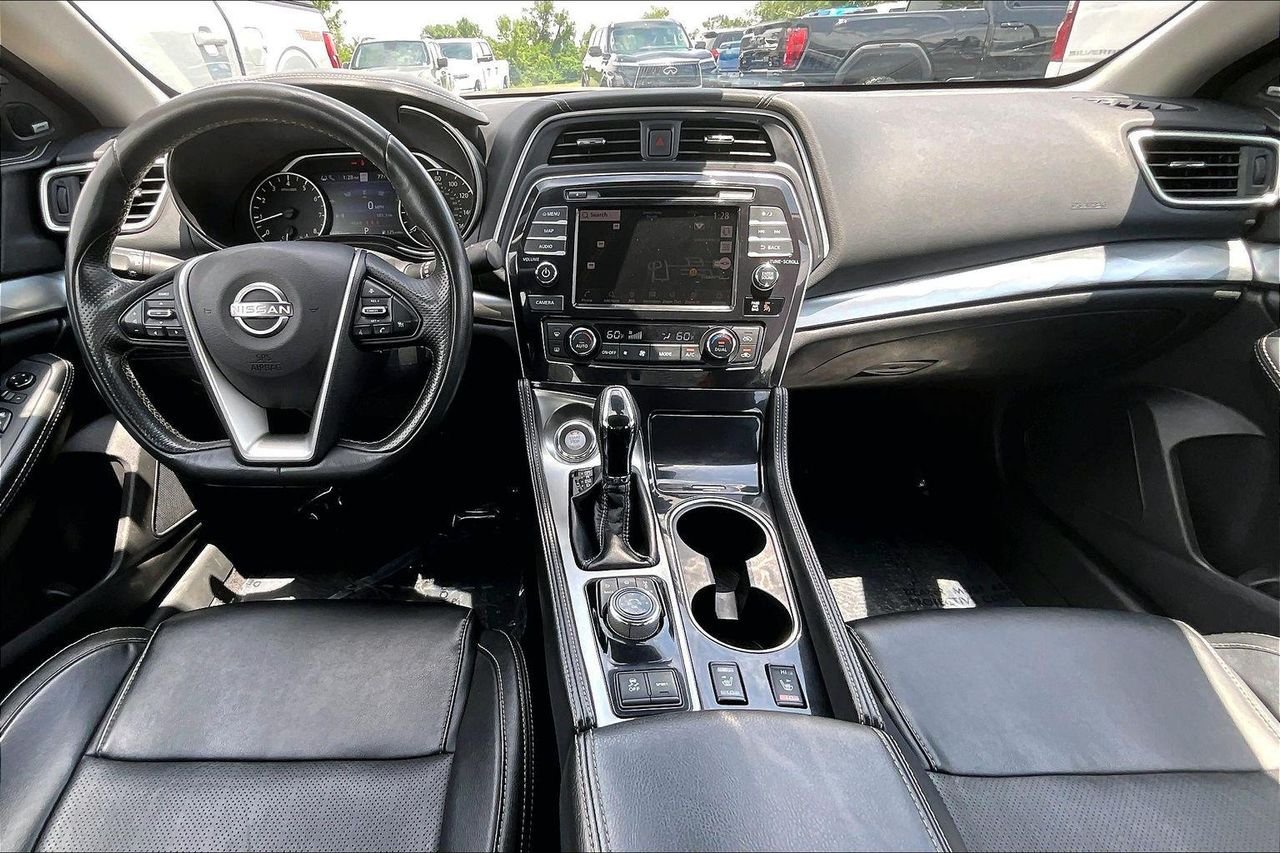 Used 2023 Gun Metallic Nissan SL image 9