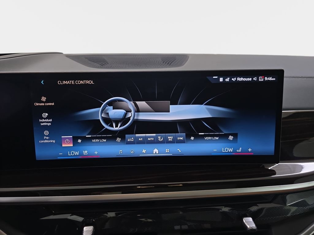 New 2026 Mineral White Metallic BMW xDrive40i image 18