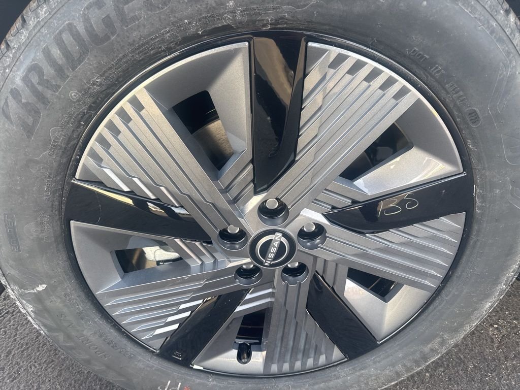 New 2026 Everest White Pearl TriCoat Nissan SL image 9