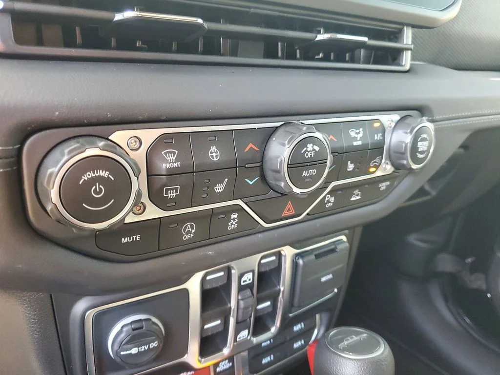 Used 2025 Black Jeep Rubicon image 19