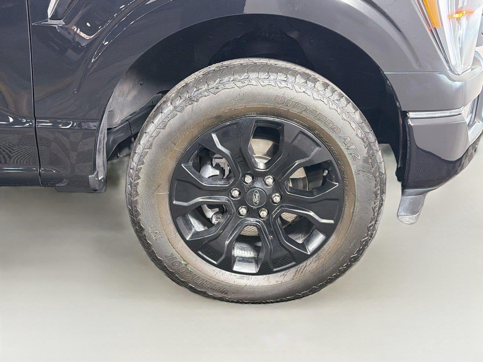 Used 2023 Agate Black Ford LARIAT image 36