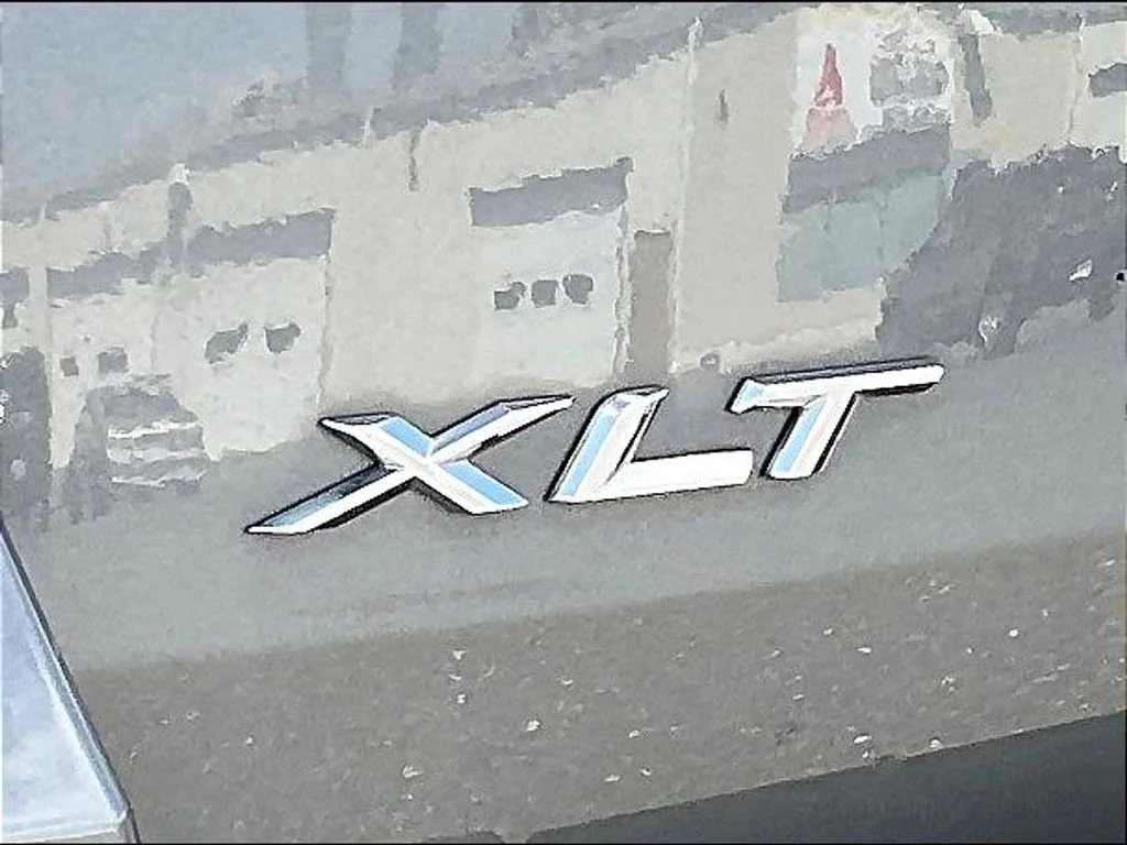 Certified Used 2023 Gray Ford XLT image 28