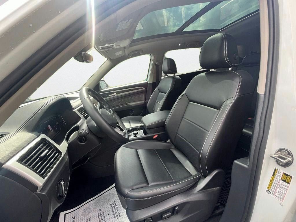 Used 2023 White Volkswagen 3.6L V6 SE w/Technology image 11