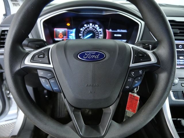 Used 2016 Silver Ford SE image 21