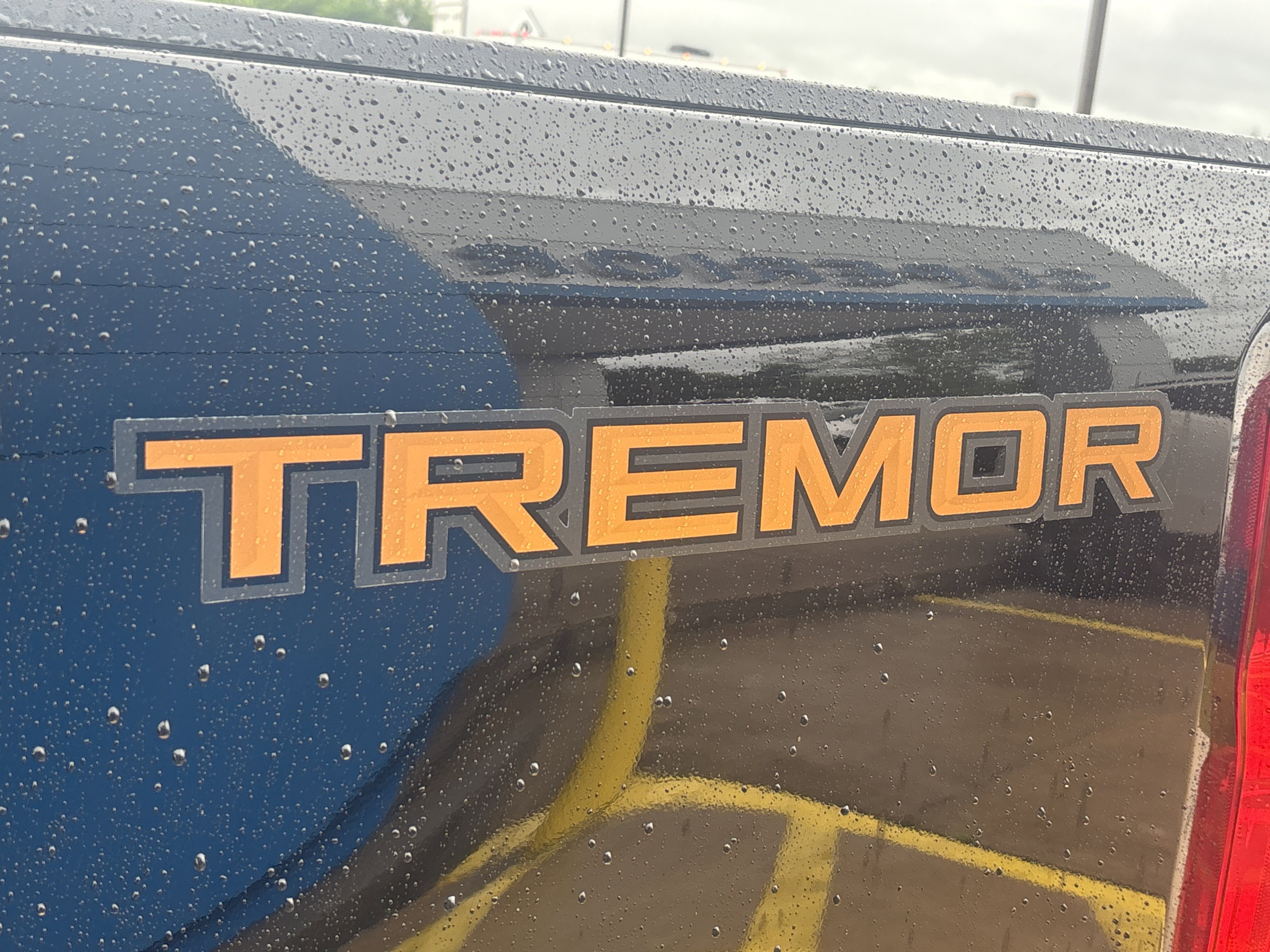 Used 2023  Ford XL image 21