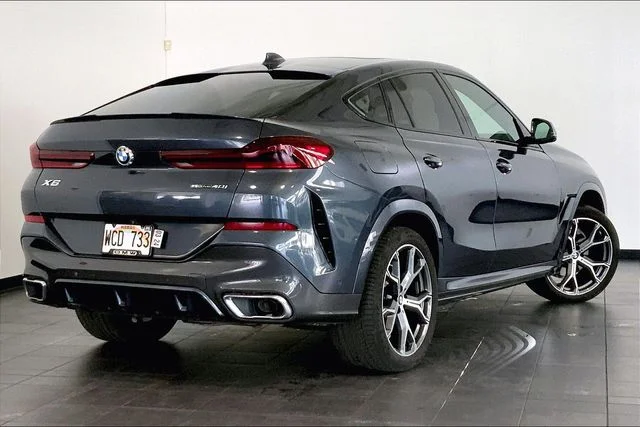 Used 2021 Arctic Grey Metallic BMW sDrive40i image 12