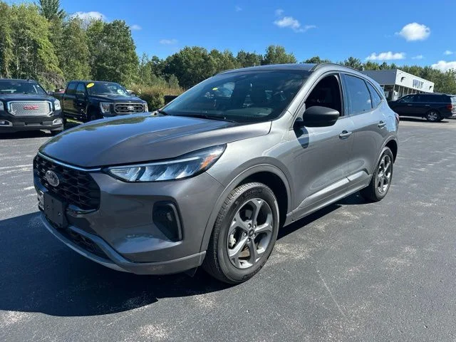 Used 2023 Gray Ford ST-Line image 3