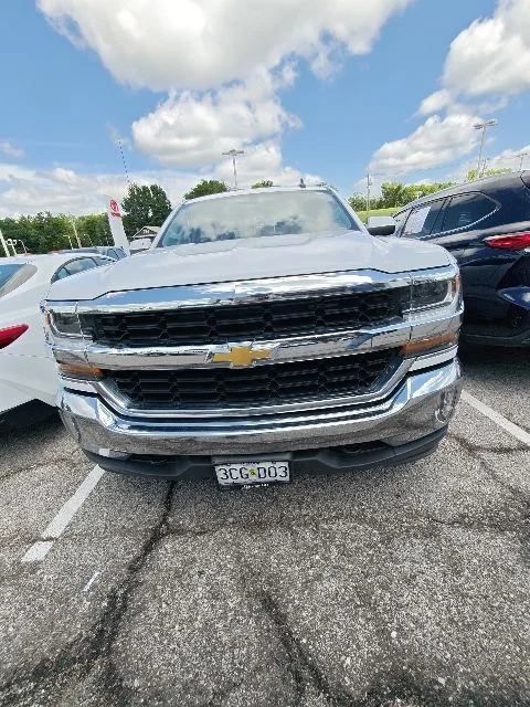 Used 2018 White Chevrolet LT image 4