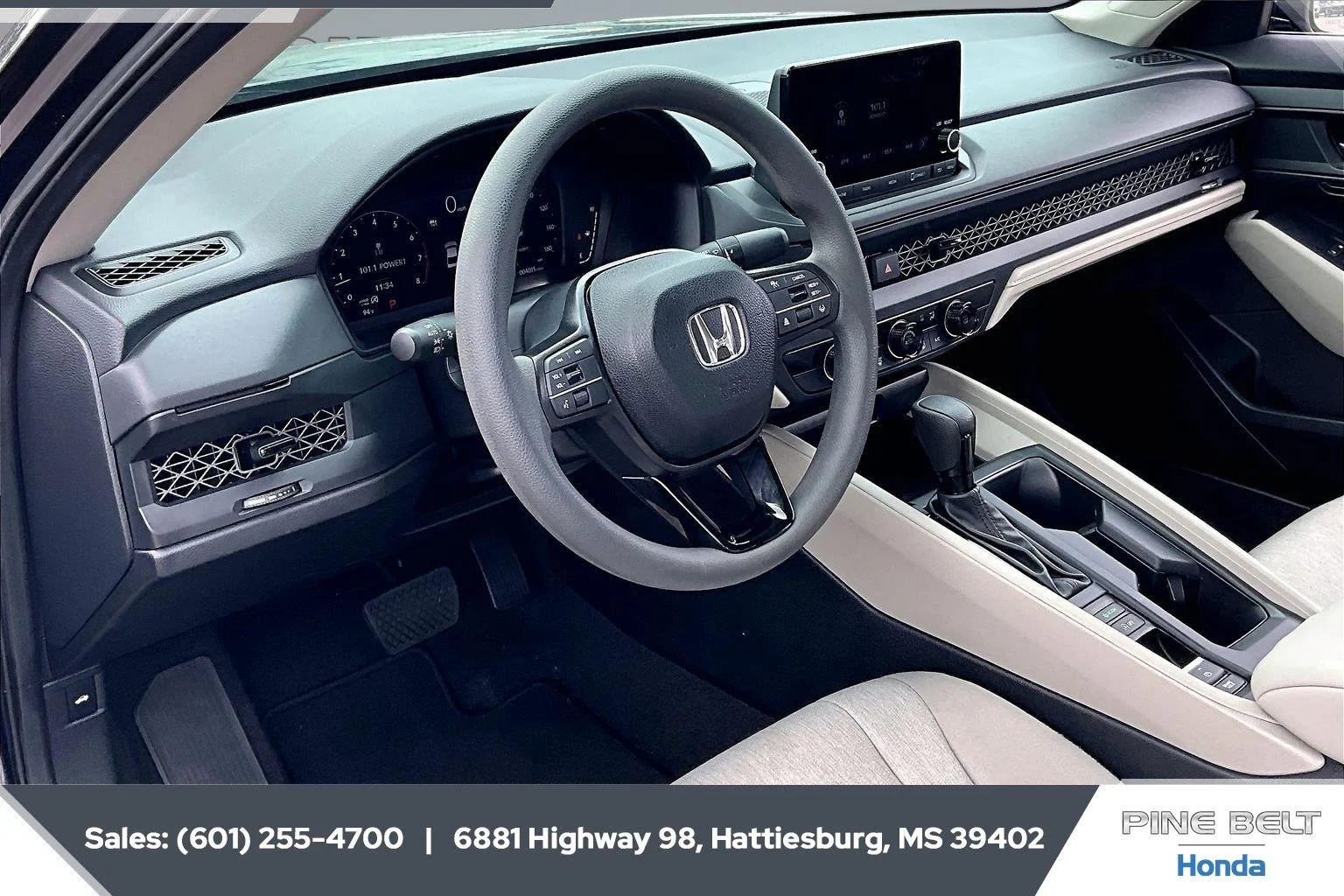 Used 2025 Meteorite Gray Metallic Honda LX image 12