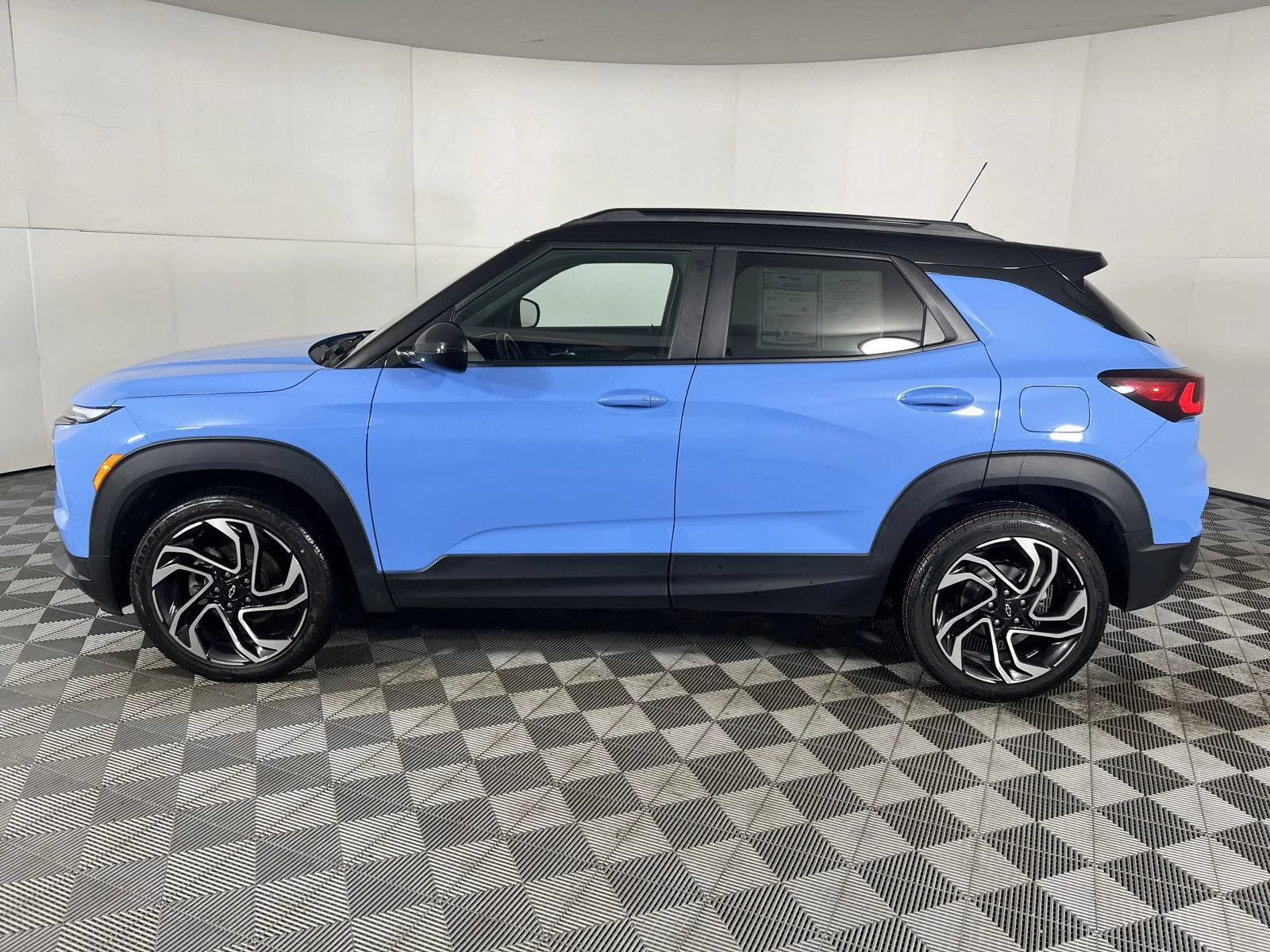 Used 2024 Fountain Blue Chevrolet RS image 17