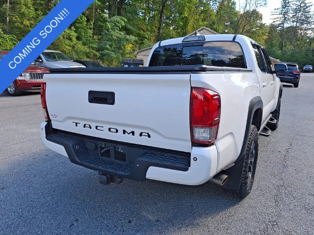 Used 2017 White Toyota TRD Off-Road image 10