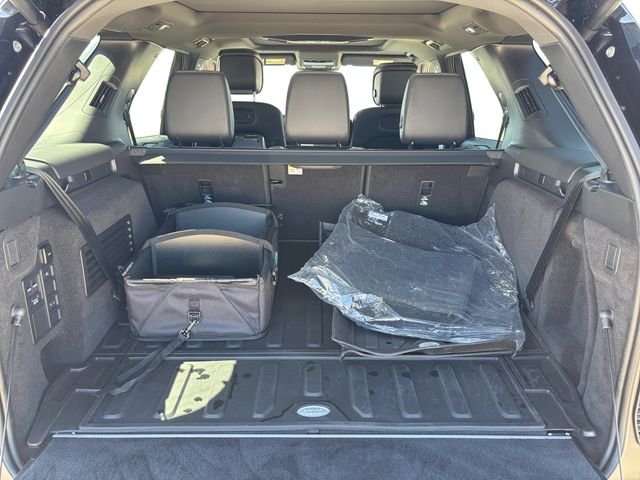 Certified Used 2025 Black Land Rover Dynamic SE image 18