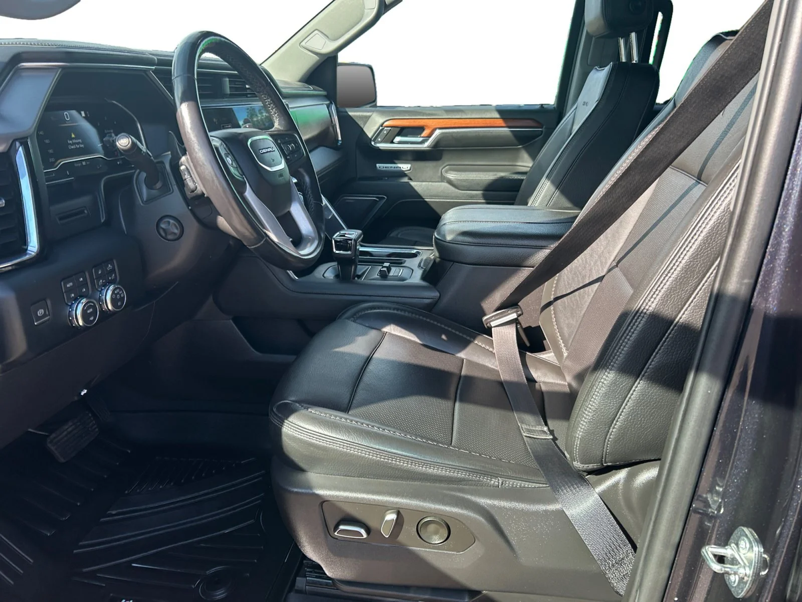 Used 2023 TITANTIUM RUSH GMC Denali Crew Cab image 14