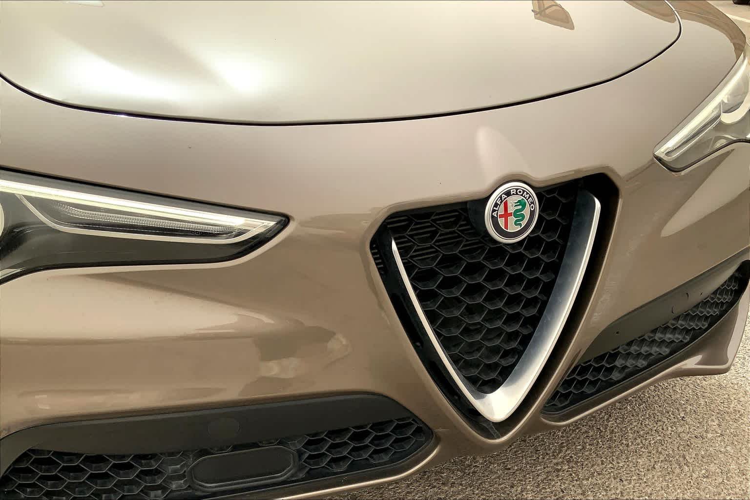 Used 2019 Imola Titanium Metallic Alfa Romeo Sport image 29