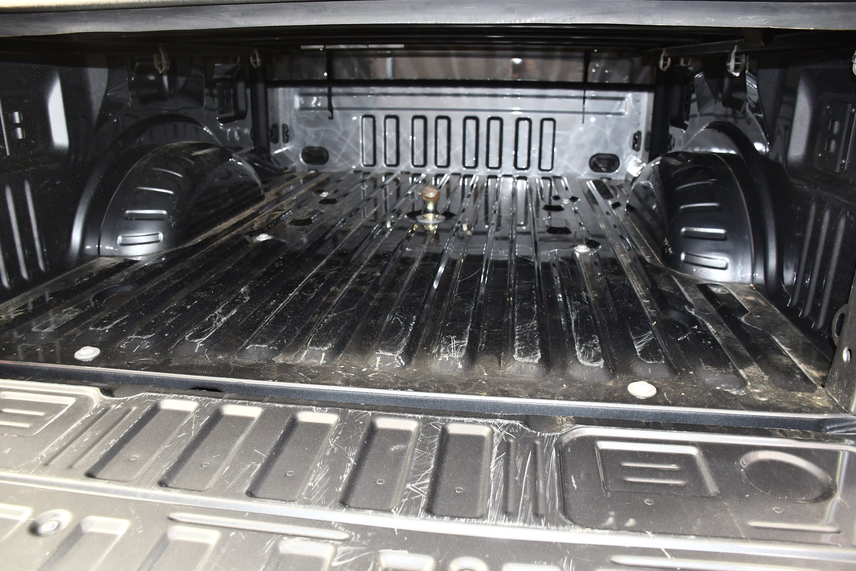 Used 2024 Gray Metallic Ford LARIAT image 57