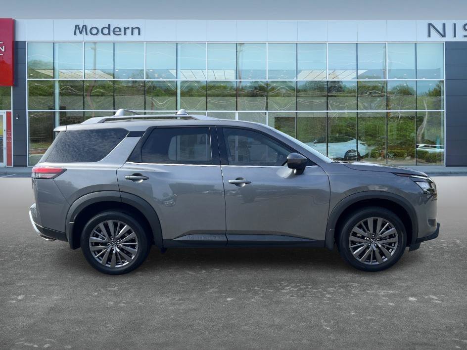 Used 2024 Gun Metallic Nissan SL image 4