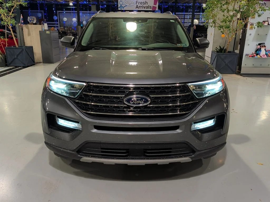 Certified Used 2023 Gray Metallic Ford XLT image 3